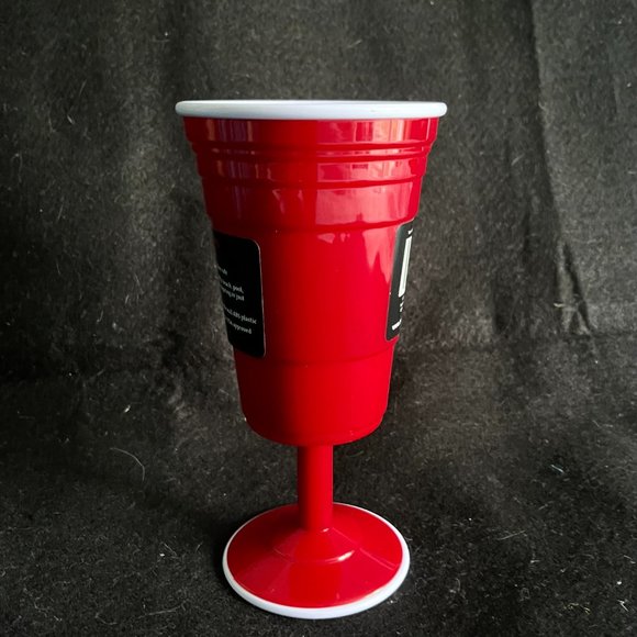 NWT 2 – ‘Red Cup Living’ Reuseable Red Plastic Wine Cup 14oz - Picture 3 of 8